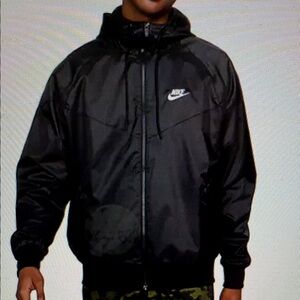 Nike Men's Black Windbreaker Jacket